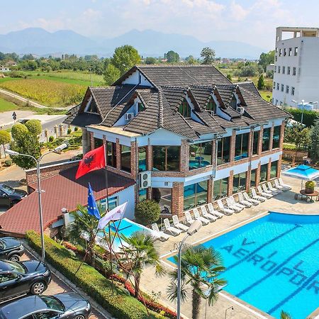 Hotel Vila Aeroport Rinas エクステリア 写真