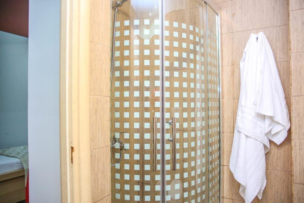 Hotel Vila Aeroport Rinas エクステリア 写真
