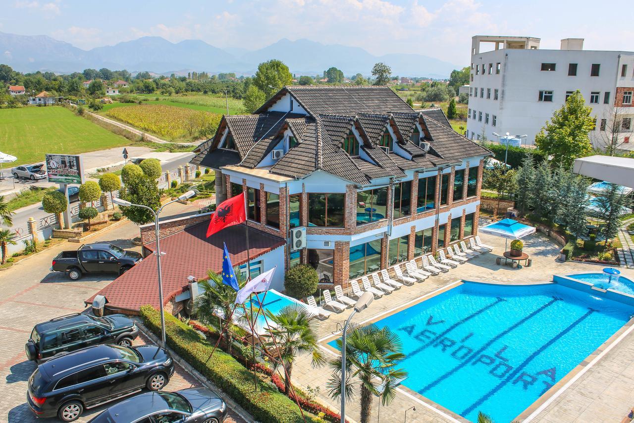 Hotel Vila Aeroport Rinas エクステリア 写真