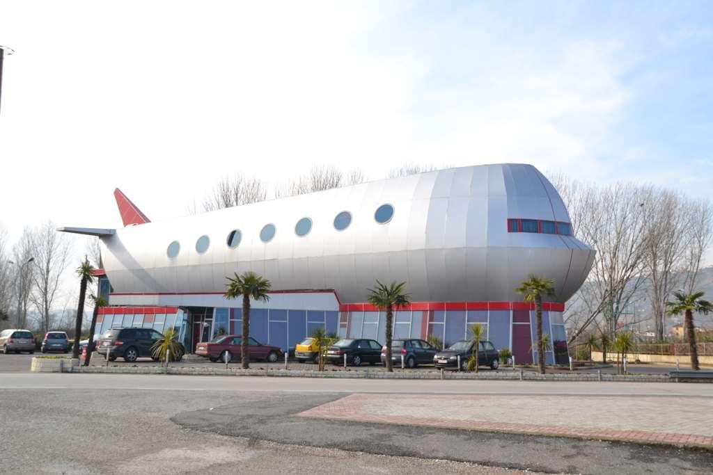 Hotel Vila Aeroport Rinas エクステリア 写真